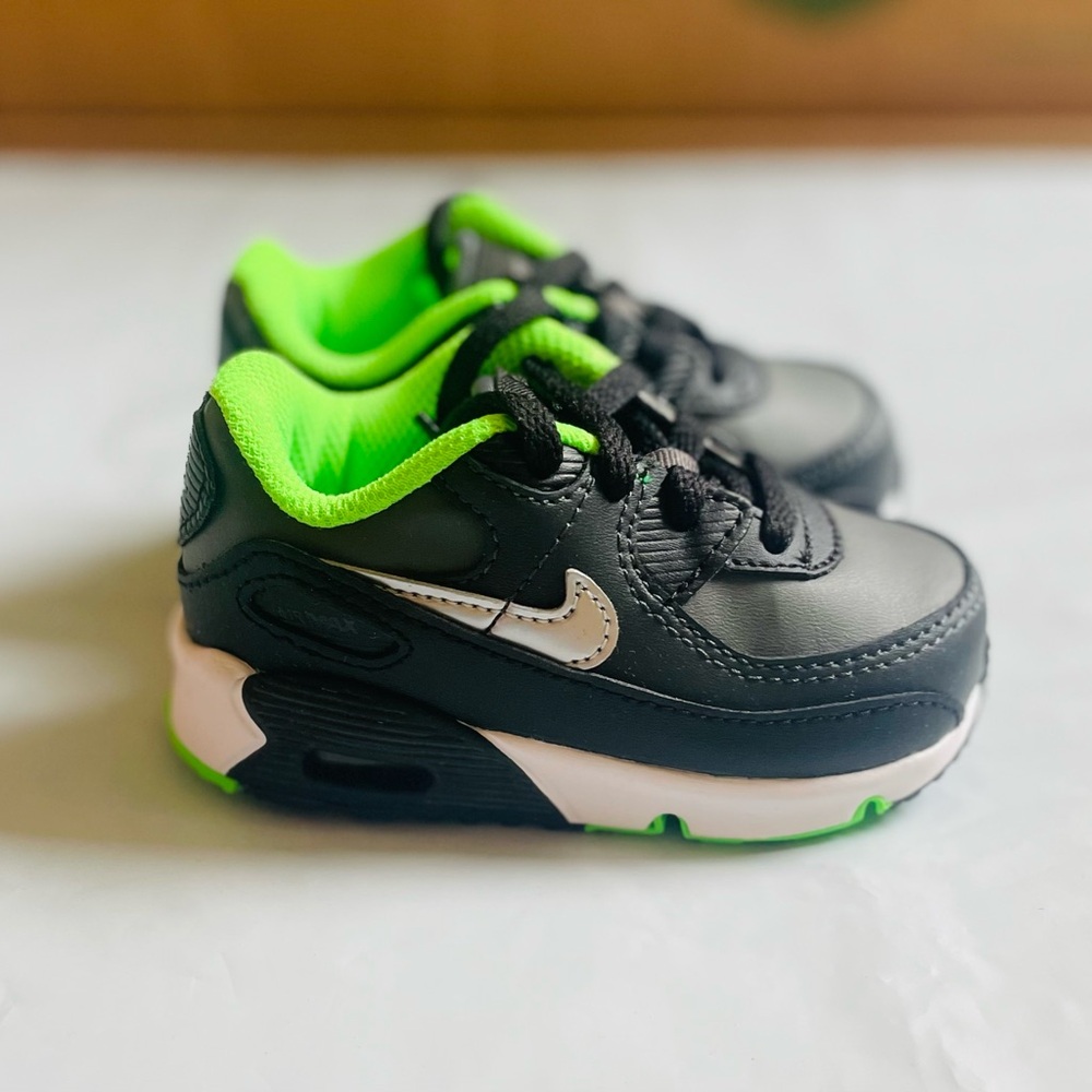 Air max 90 infants new in original box